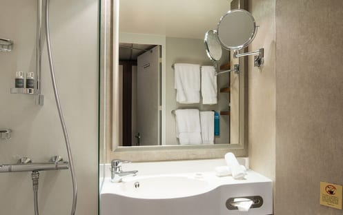 azamara club cruises azamara onward club balcony plus stateroom 2